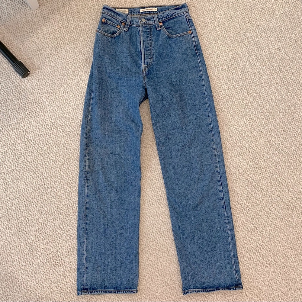 Levi’s Ribcage Straight Leg Jeans size 26